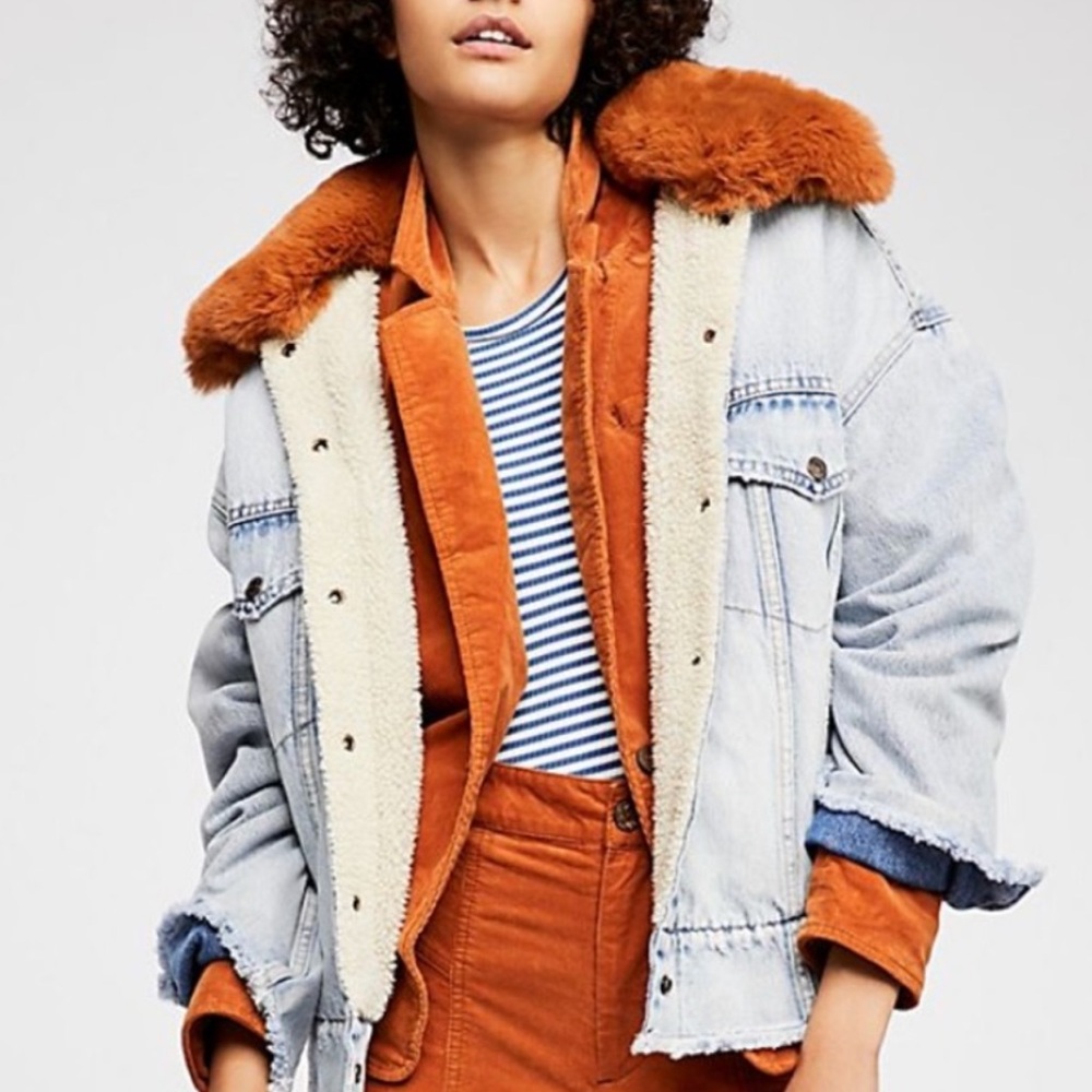 Levi’s Oversized Denim Jacket with Sherpa Lining and Faux Fur Collar